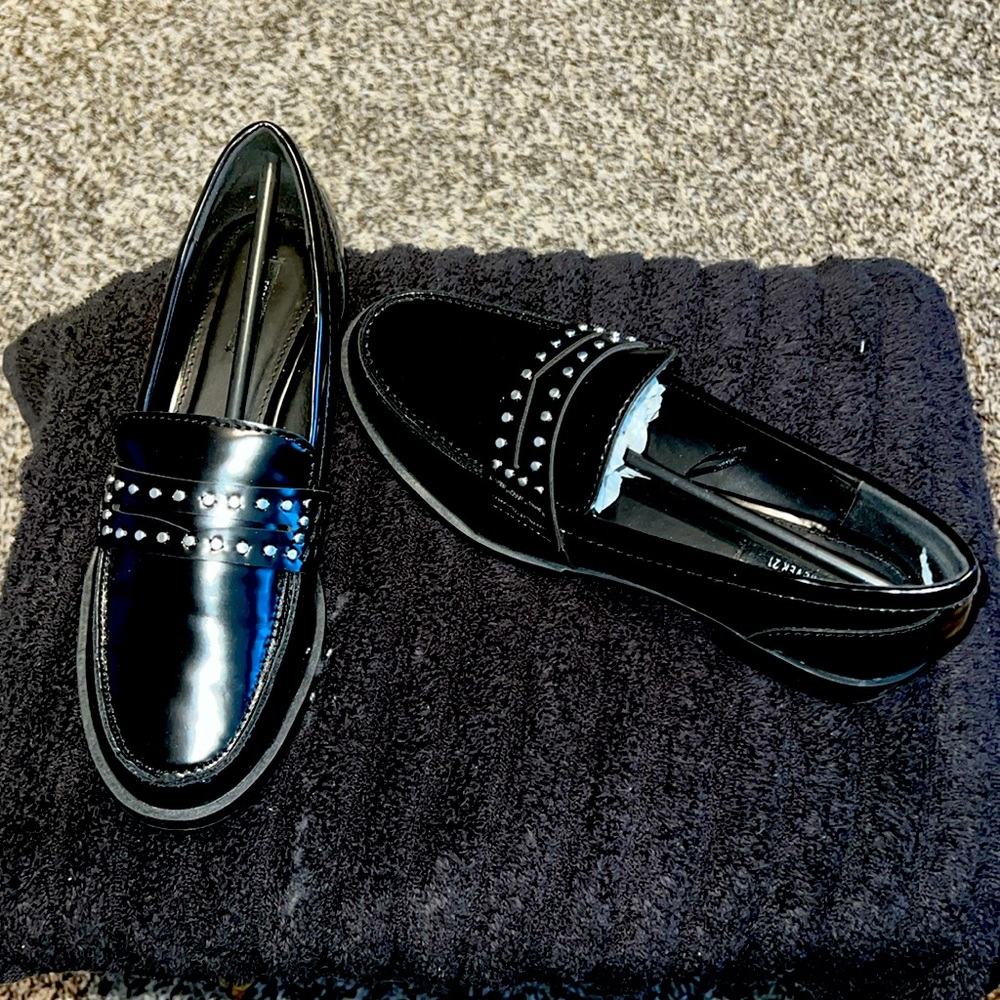 ‼️SOLD‼️ Black Studded Loafers 👞